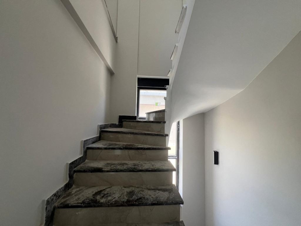 Новая вилла планировкой 3+1 с личным бассейном в районе Паяллар Аланья.  - Фото 11