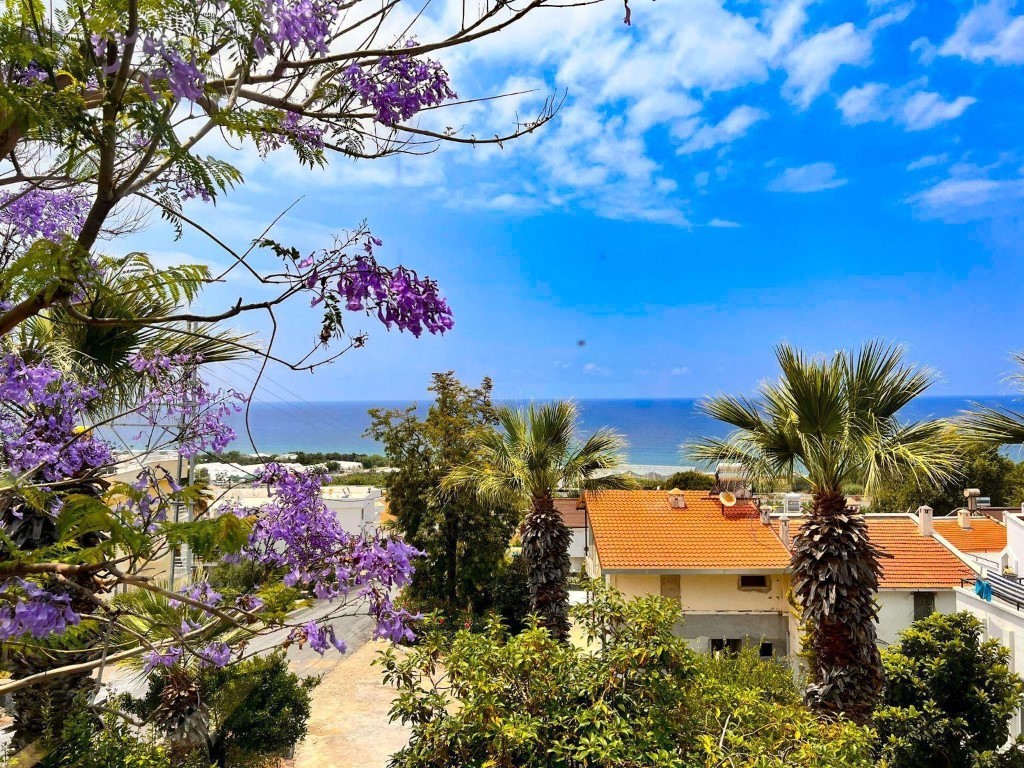 Вилла с видом на море район Демирташ Аланья. 