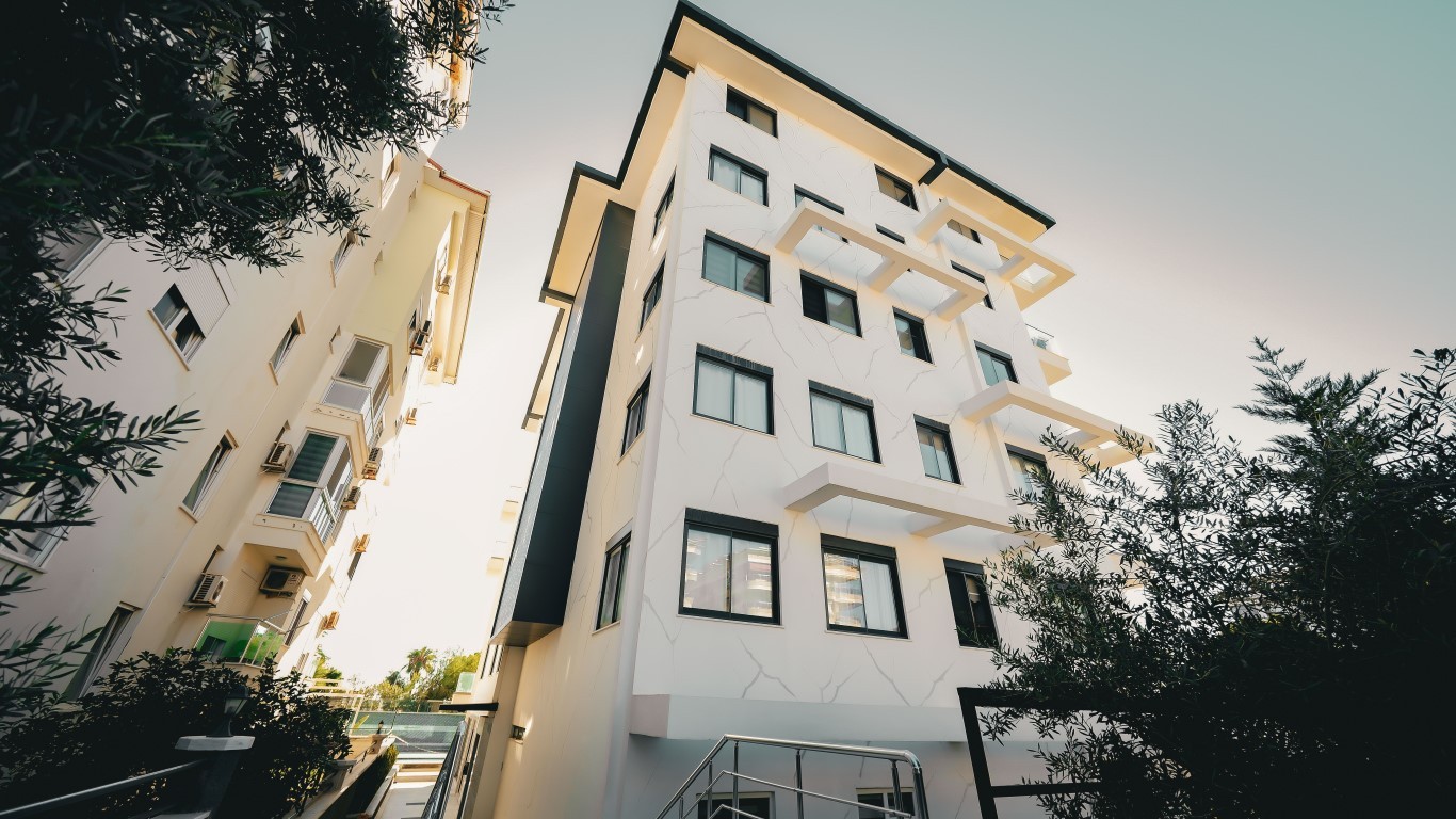 Мебелированная квартира планировкой 1+1 на первой береговой линии район Кестель Аланья.  - Фото 21