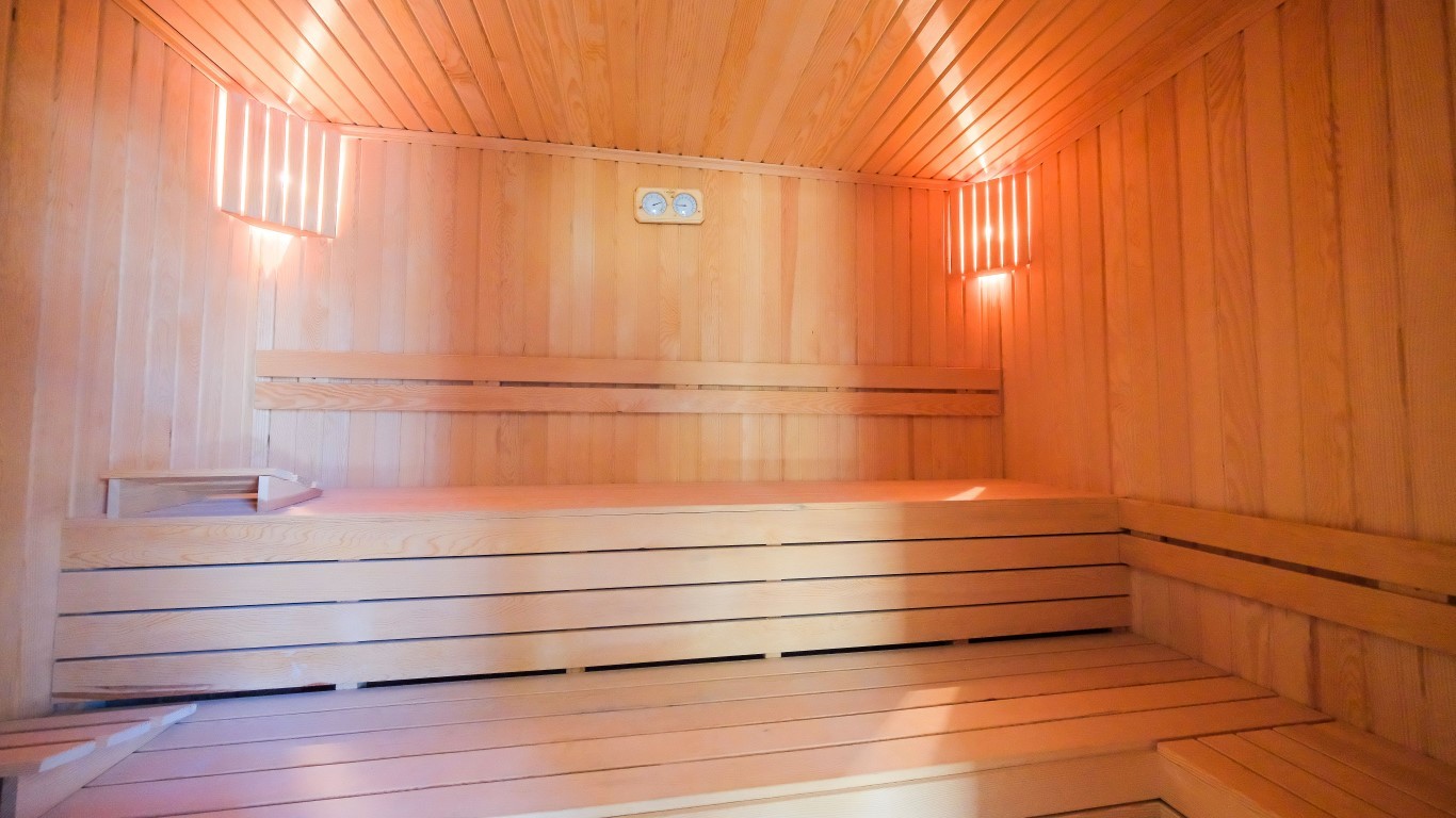 Мебелированная квартира планировкой 1+1 на первой береговой линии район Кестель Аланья.  - Фото 16