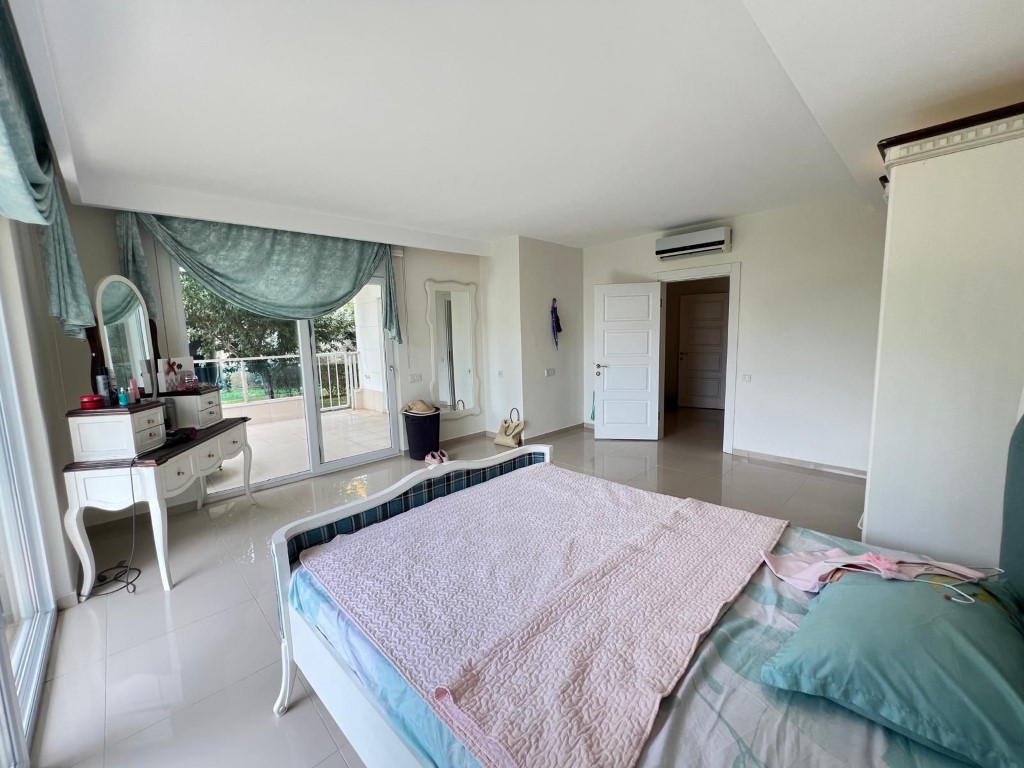 Шикарный мебилированный садовый дуплекс район Каргыджак Аланья.  - Фото 13