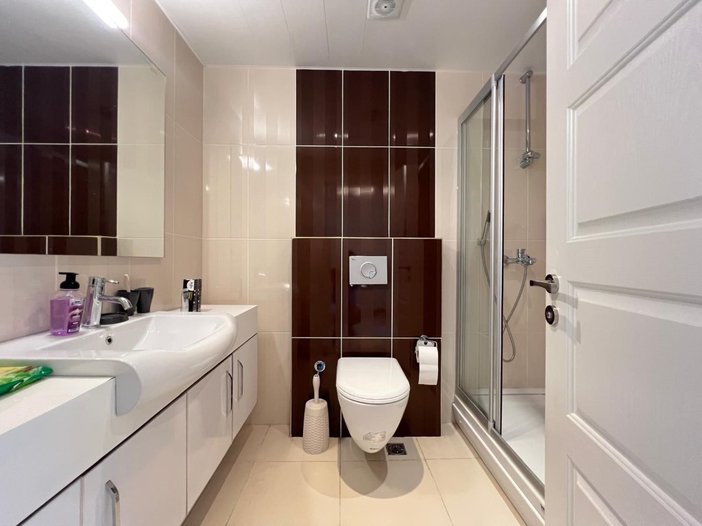 Шикарный мебилированный садовый дуплекс район Каргыджак Аланья.  - Фото 22