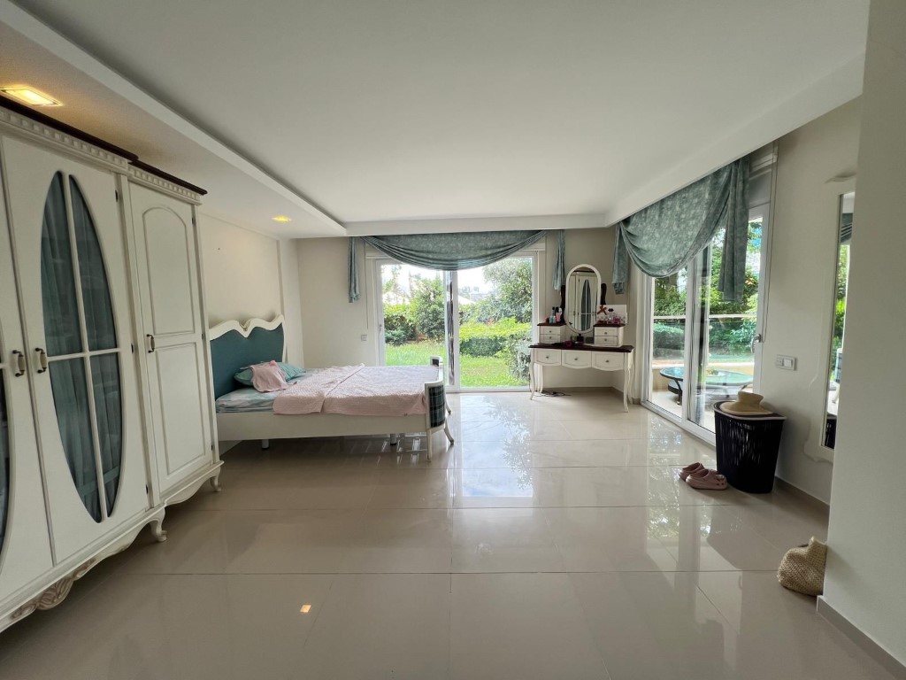 Шикарный мебилированный садовый дуплекс район Каргыджак Аланья.  - Фото 12