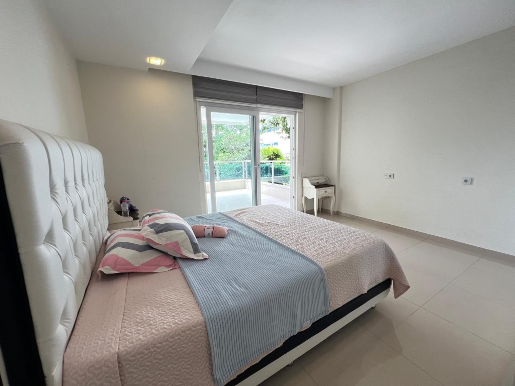 Шикарный мебилированный садовый дуплекс район Каргыджак Аланья.  - Фото 29