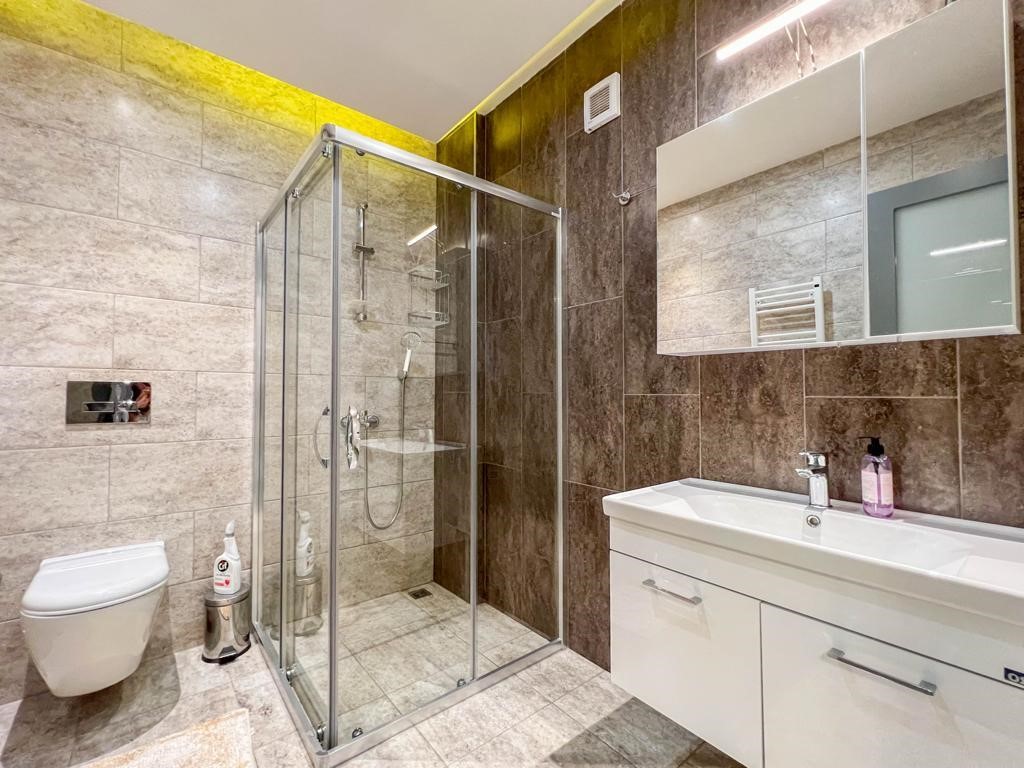 Просторная мебелированная квартира в современном комплексе район Оба Аланья. - Фото 28