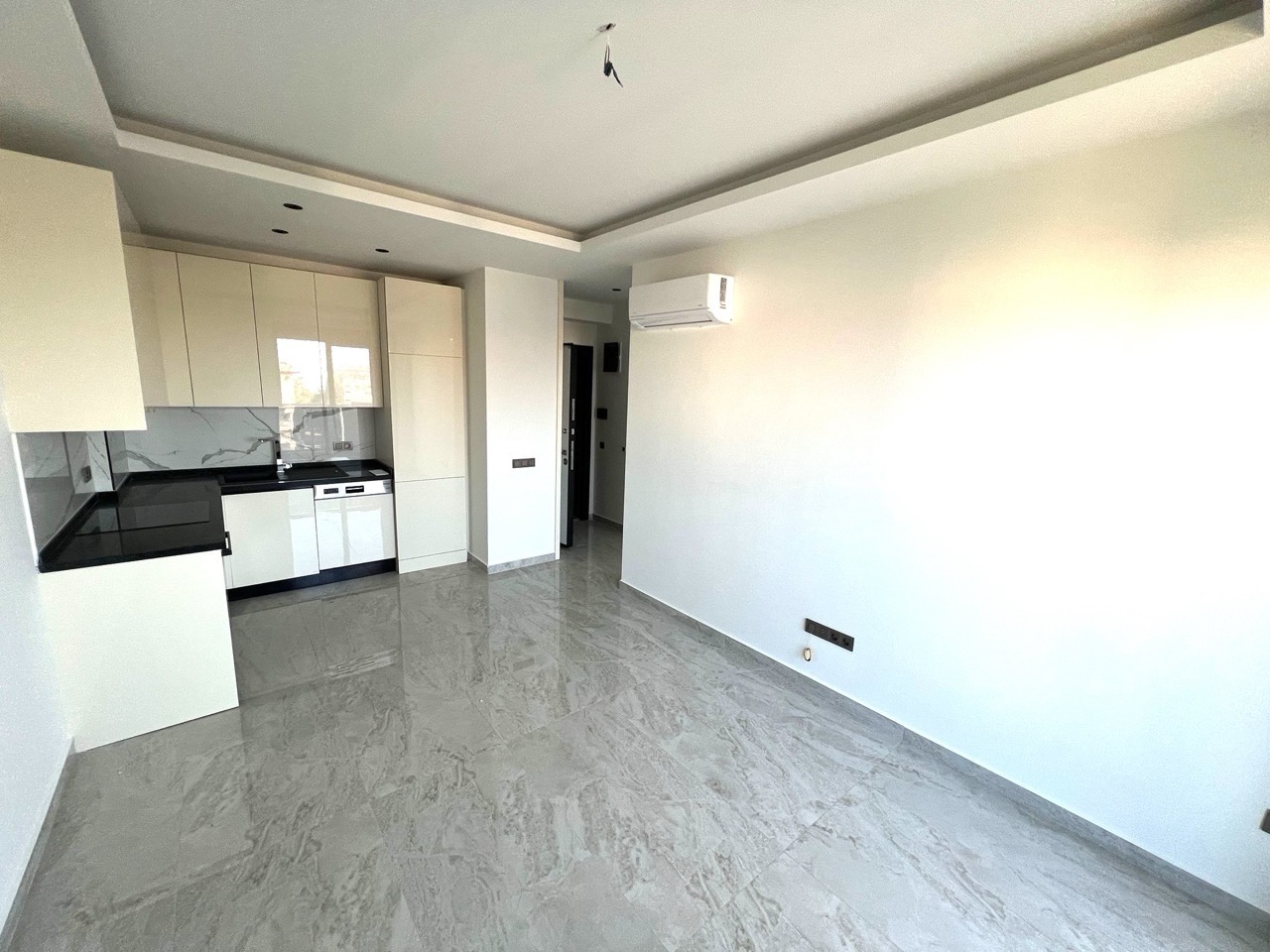 Двухкомнатная квартира 50 м² в центре города — 370 м до моря - Фото 16