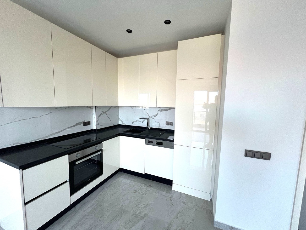 Двухкомнатная квартира 50 м² в центре города — 370 м до моря - Фото 15