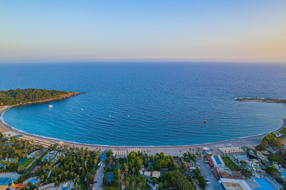 Гостиничный бизнес в Аланье — отель у моря с возможностью развития