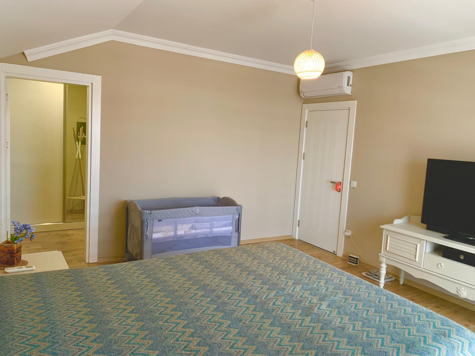 Двухуровневая квартира 4+1 в Алании в районе Оба с развитой инфраструктурой и возможностью получения гражданства - Фото 20