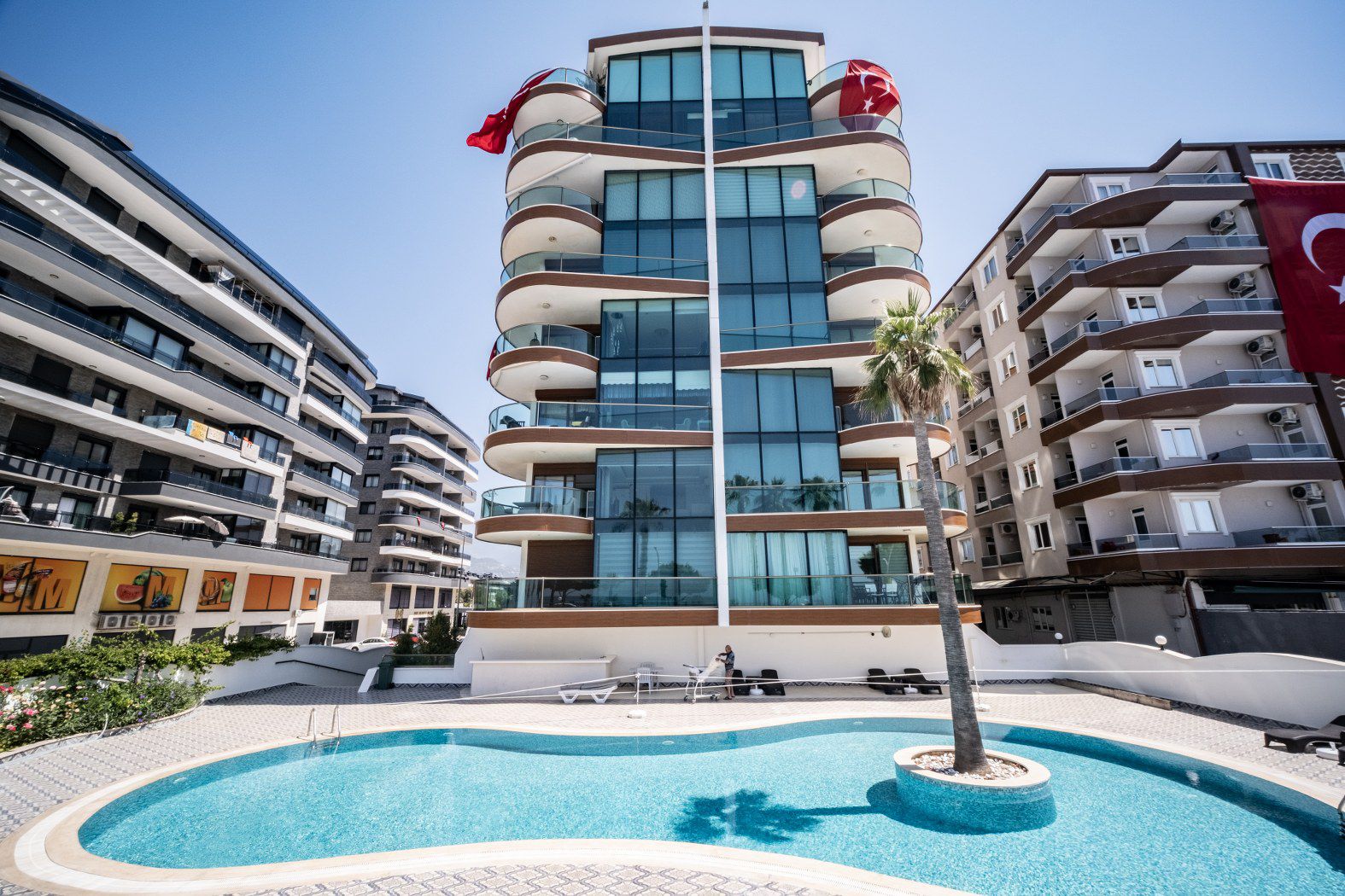 Меблированные апартаменты 3+1 в Оба, Алания — 155 м², на первой береговой линии с видом на море 