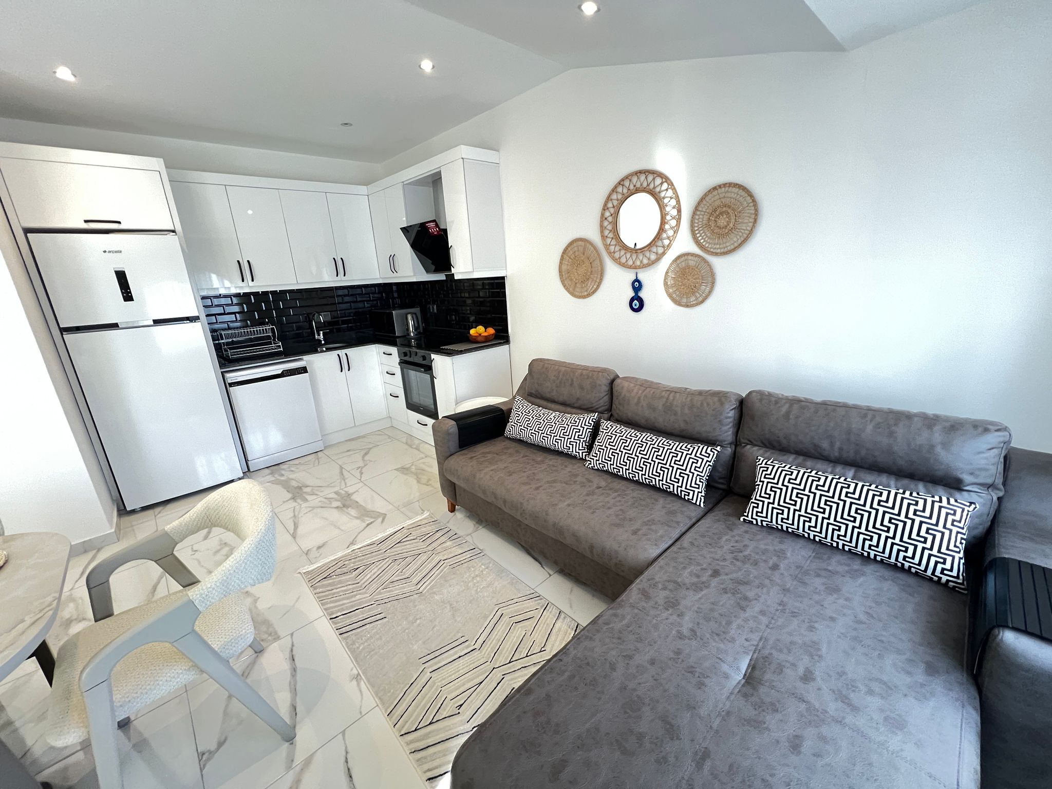 Меблированный дуплекс 3+1 в центре Алании в 700 м от пляжа - Фото 6