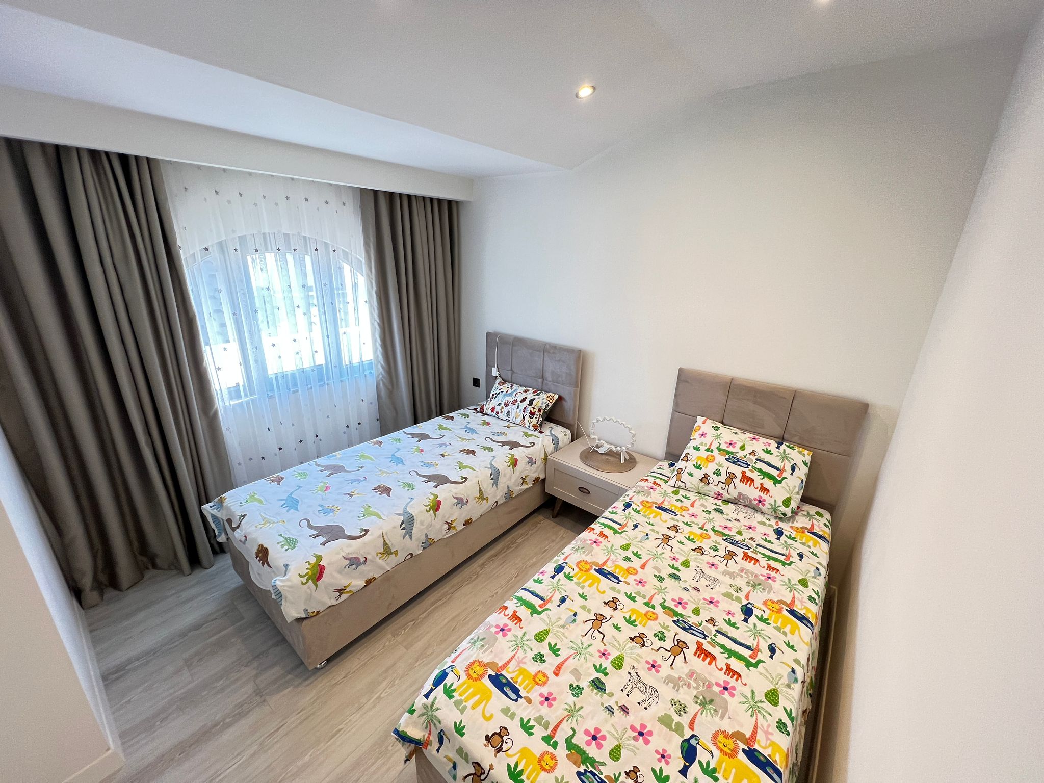 Меблированный дуплекс 3+1 в центре Алании в 700 м от пляжа - Фото 18