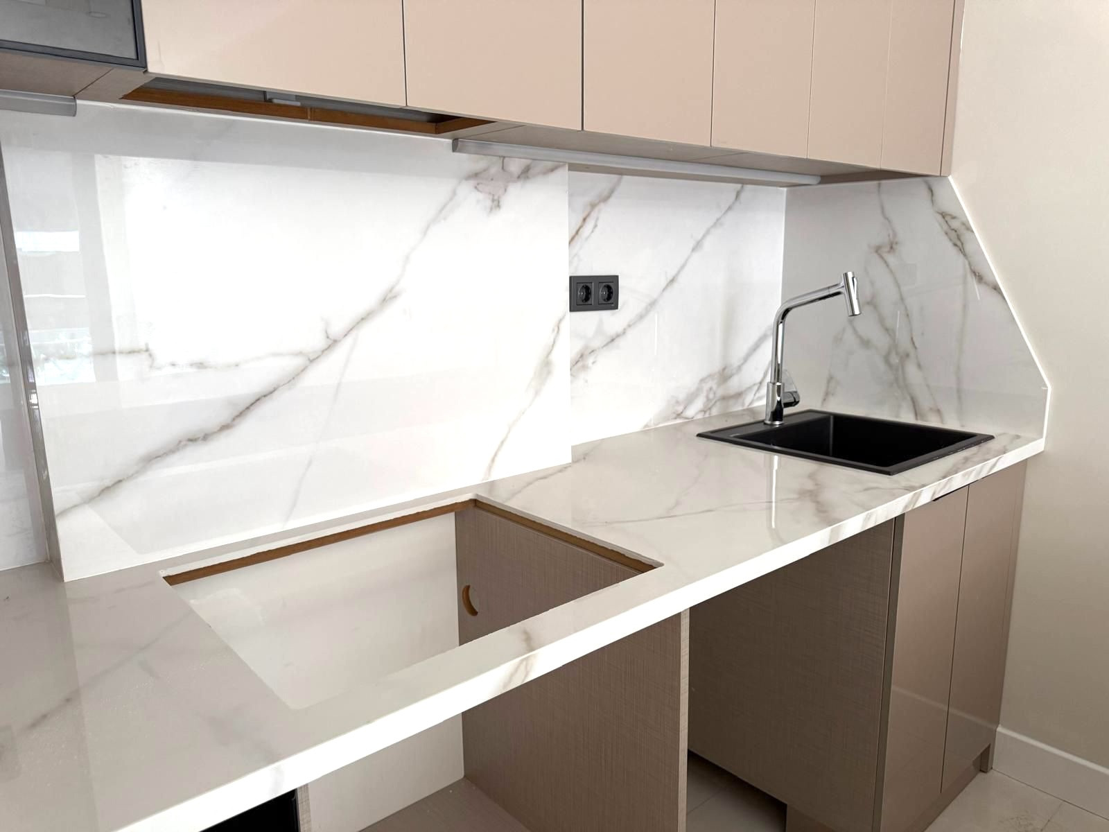 Апартаменты 1+1 в комплексе с инфраструктурой в районе Клеопатра, 450 м до пляжа - Фото 18