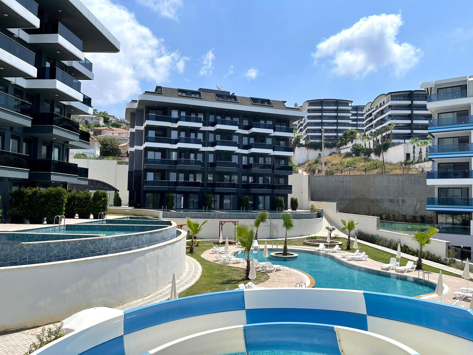 Квартира 1+1 в Алании в районе Каргыджак с мебелью и инфраструктурой - Фото 2